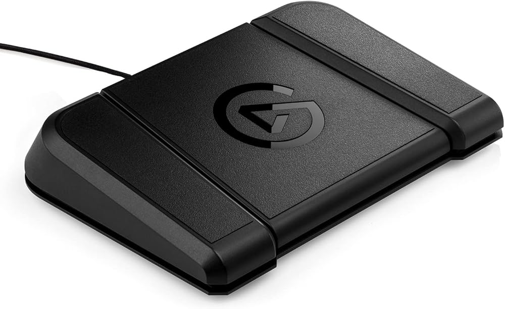 Corsair Elgato Stream Deck Pedal Hands-Free Studio Controller, 3 macro footswitches - 10GBF9901 - 840006658078
